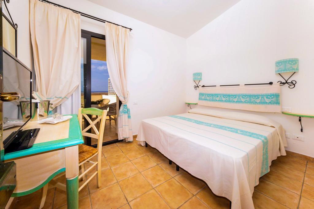 La Plage Noire Resort Marina di Sorso Room photo