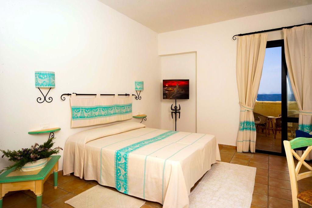 La Plage Noire Resort Marina di Sorso Room photo
